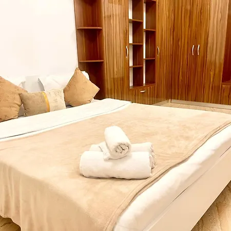 Apartament Address 14 *